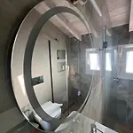 Hébergement de vacances Giardinia Homes With Private Pool *