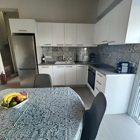 Giardinia Homes With Private Pool 度假居 Gazátika