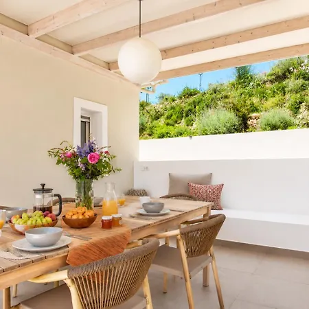 Giardinia Homes With Private Pool Casa de Férias