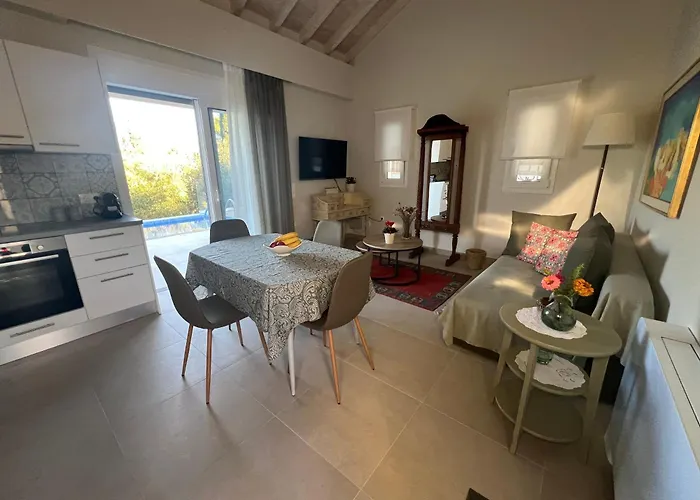 Giardinia Homes With Private Pool * Gazátika