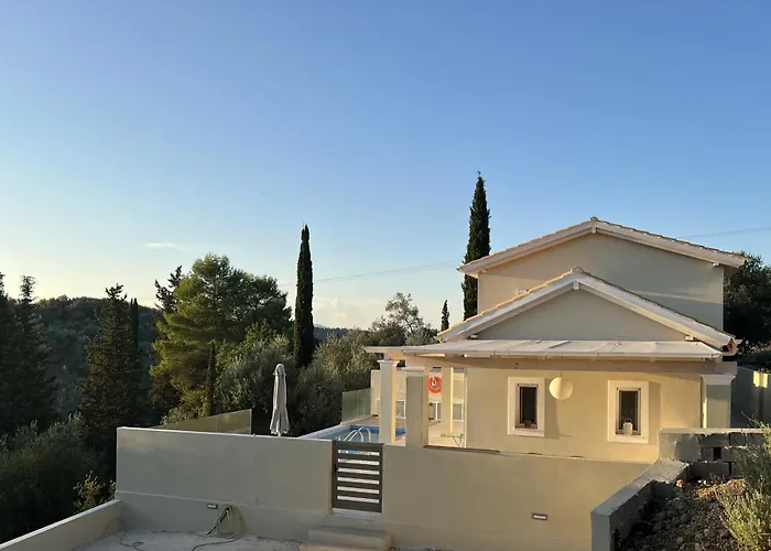 Giardinia Homes With Private Pool Gazátika