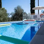 Giardinia Homes With Private Pool