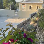 Giardinia Homes With Private Pool Nyaraló *