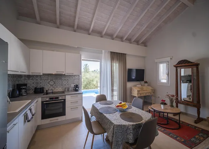 Giardinia Homes With Private Pool Σπίτι διακοπών *